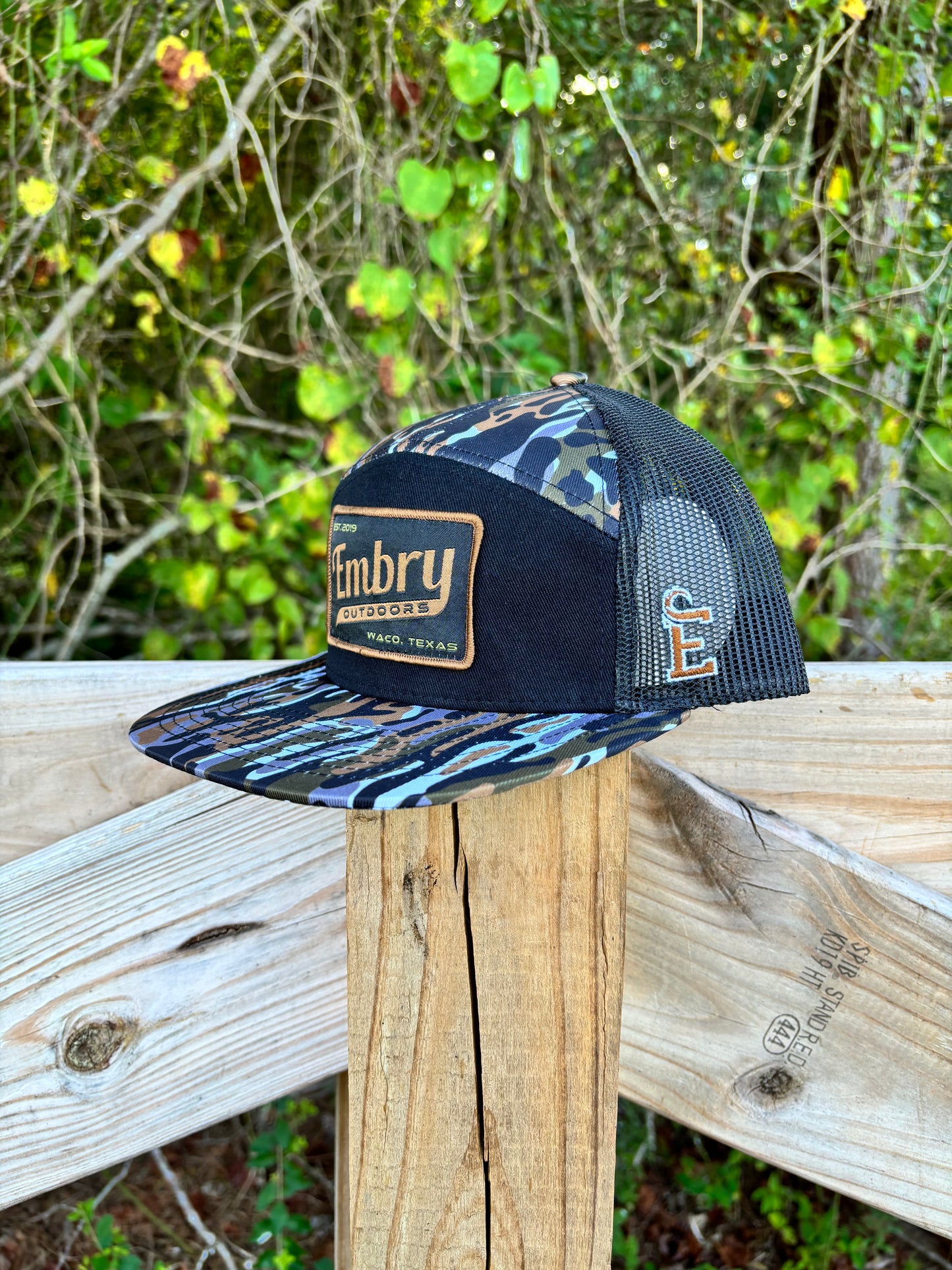 Embry Outdoors Ranch 7-Panel Retro