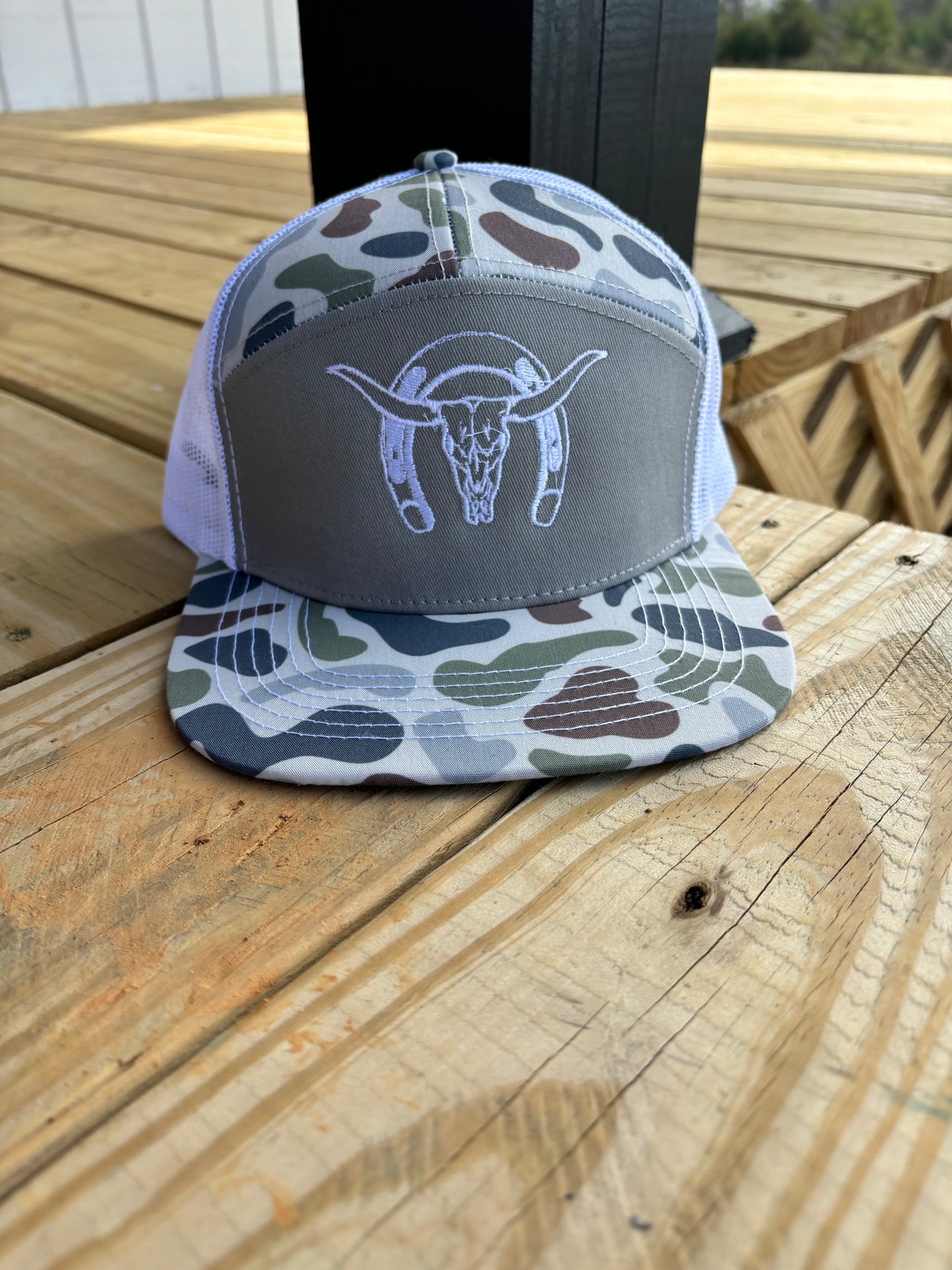 Horseshoe Longhorn Flat Brim