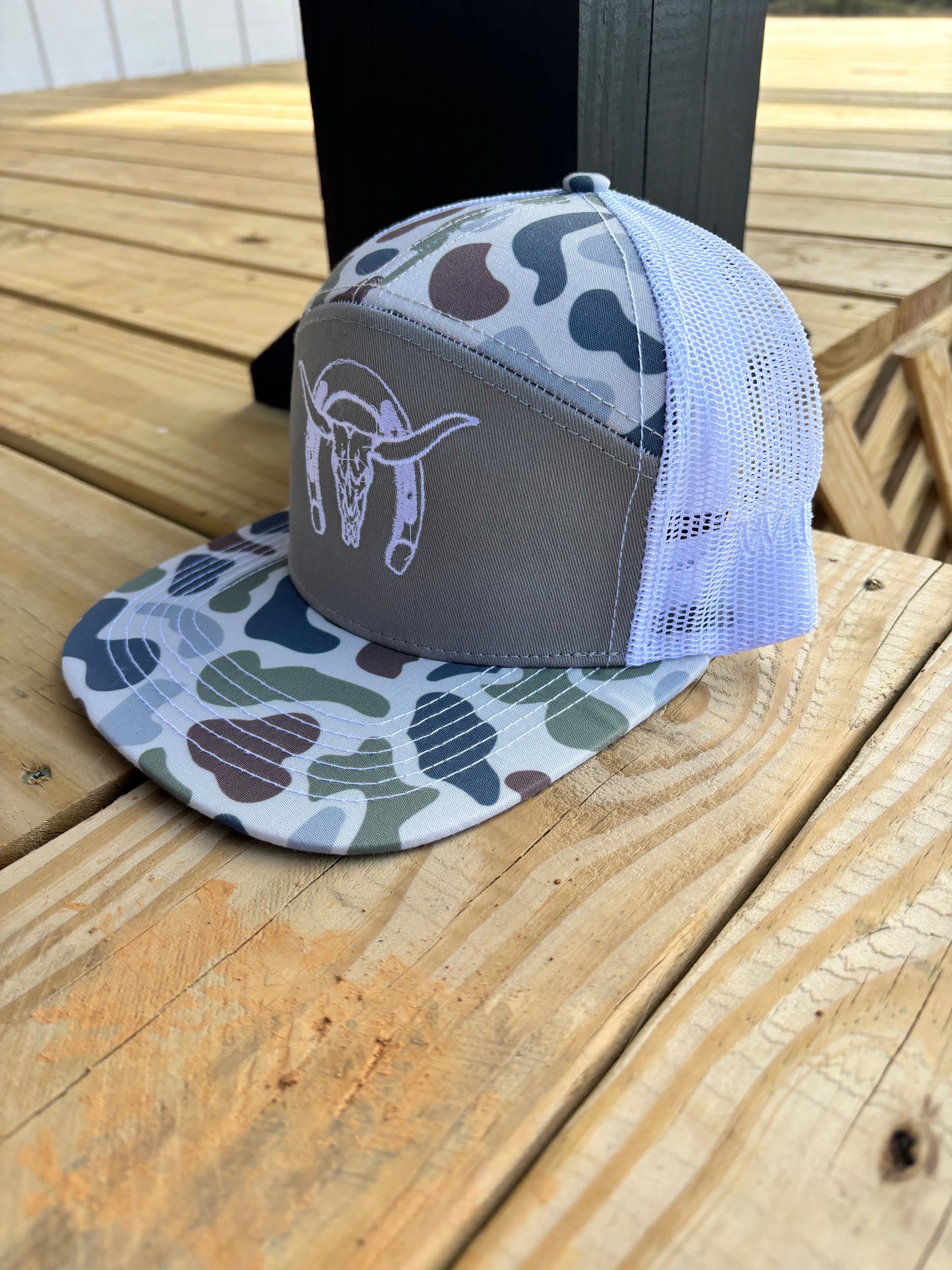 Horseshoe Longhorn Flat Brim