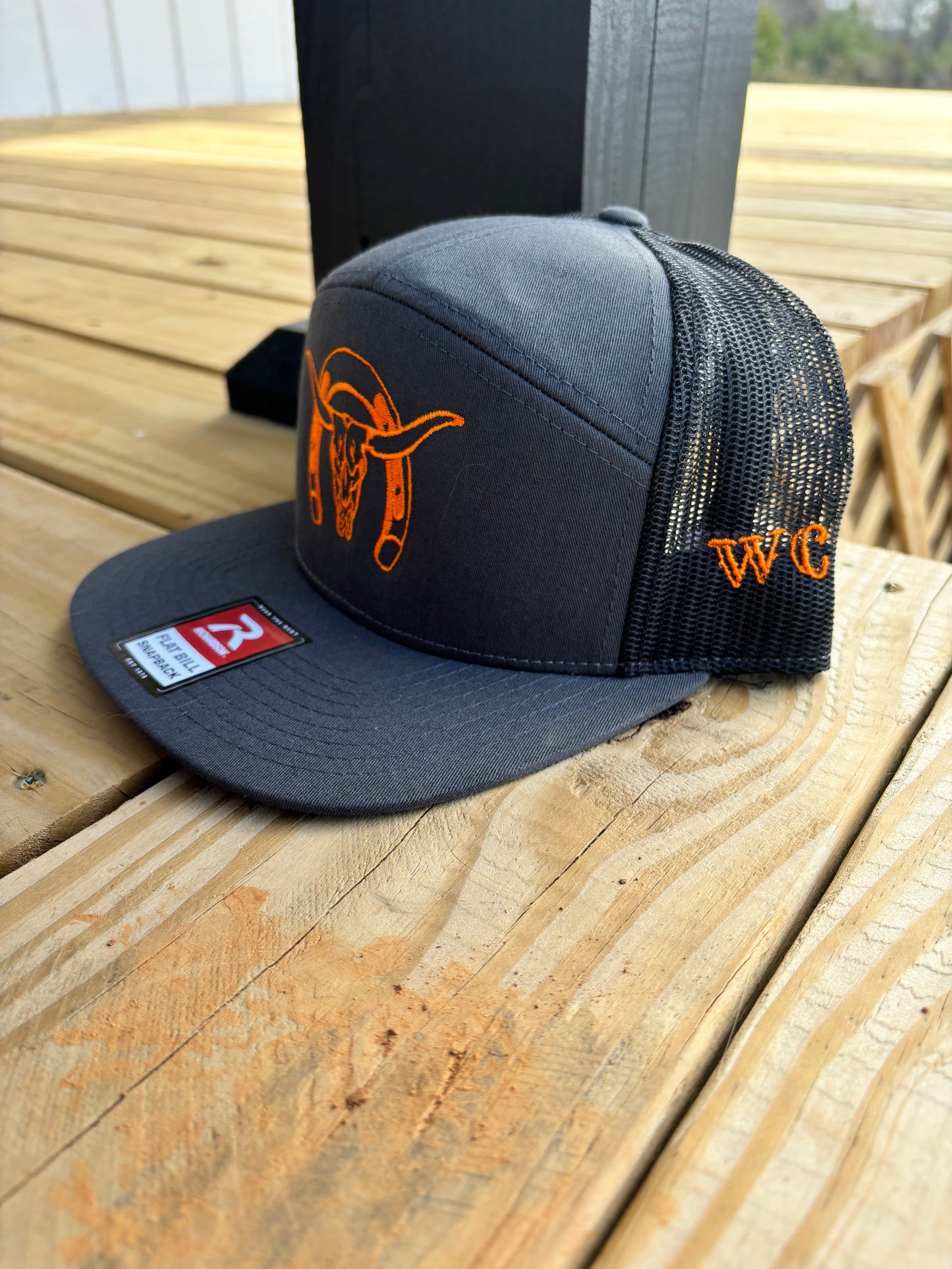 Horseshoe Longhorn Flat Brim