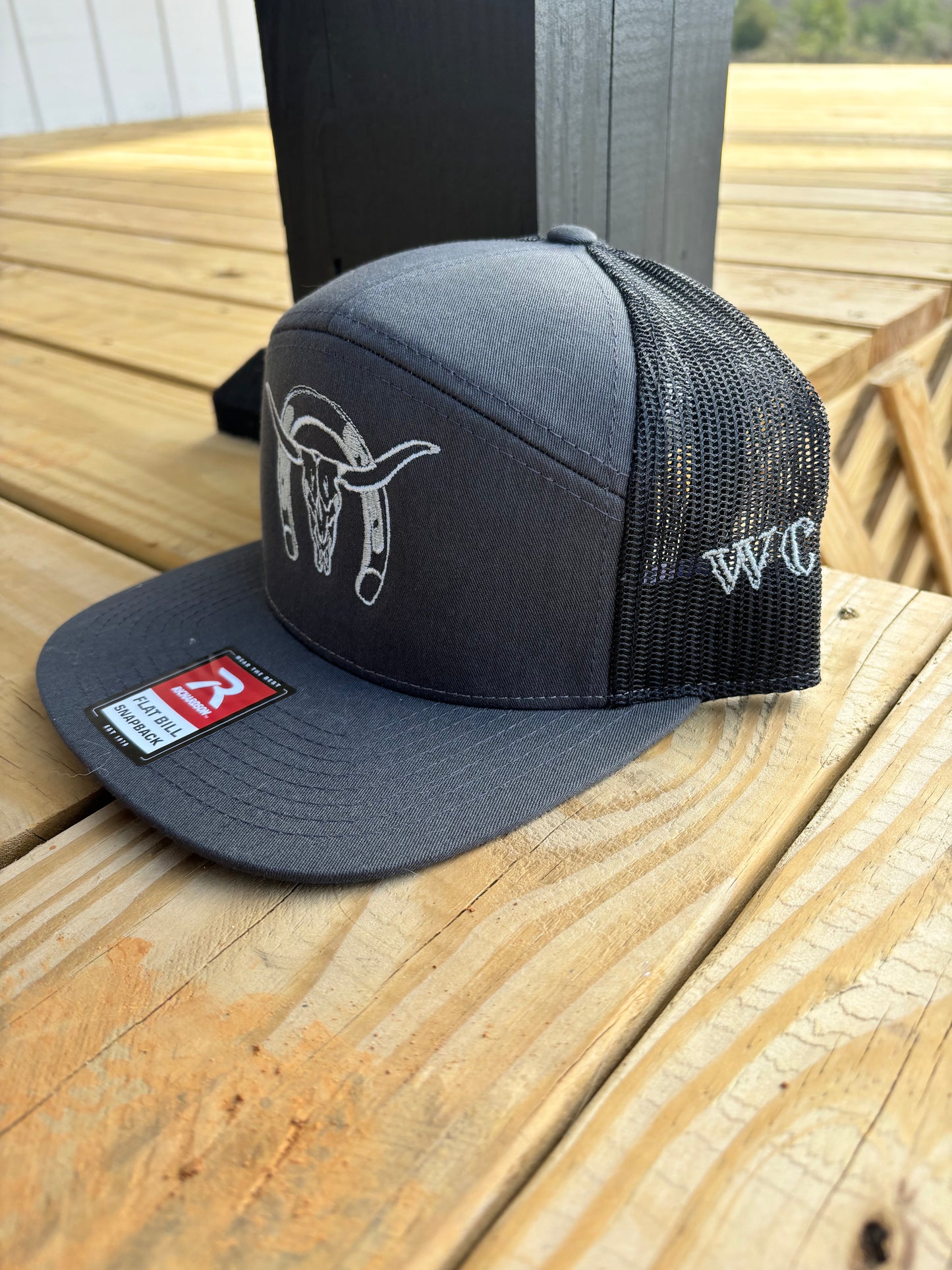 Horseshoe Longhorn Flat Brim